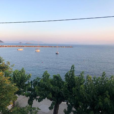 Jonny O, Apartment By The Sea Loutraki  Exterior foto